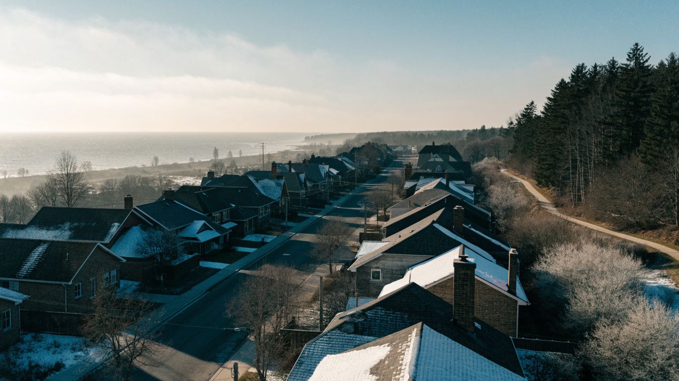 How Etobicoke’s Proximity to Lake Ontario and the Humber River Affects Winter Roof Damage